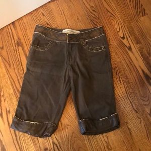 Such cute capris with leather trim